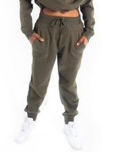 Load image into Gallery viewer, Women's Signature Utility Jogger, Olive