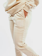 Load image into Gallery viewer, Women's On The Low Jogger, Natural